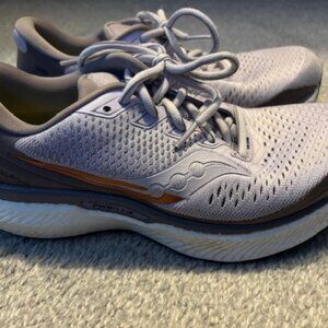 Saucony Triumph 18 Athletic Running Shoes for Women Size 8.5